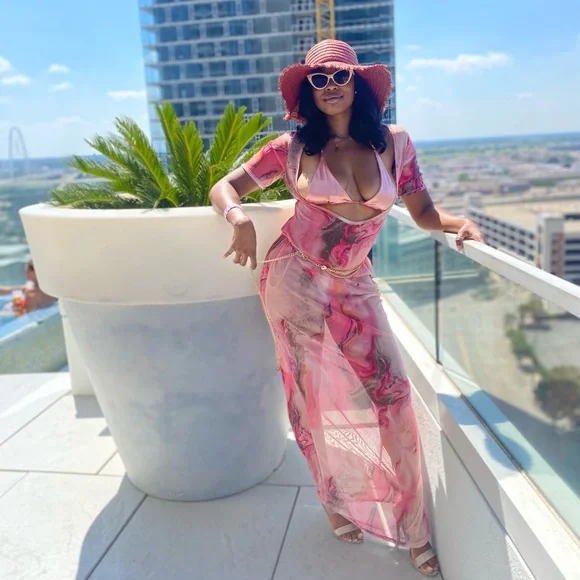 white and pink floral maxi dress Thats So Fetch | Charms Maxi Dress | Pink Floral